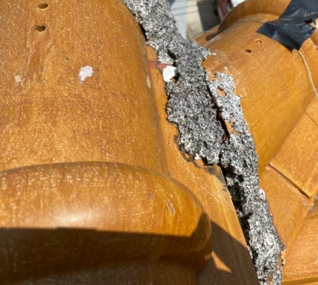 漆喰劣化　鬼瓦周辺